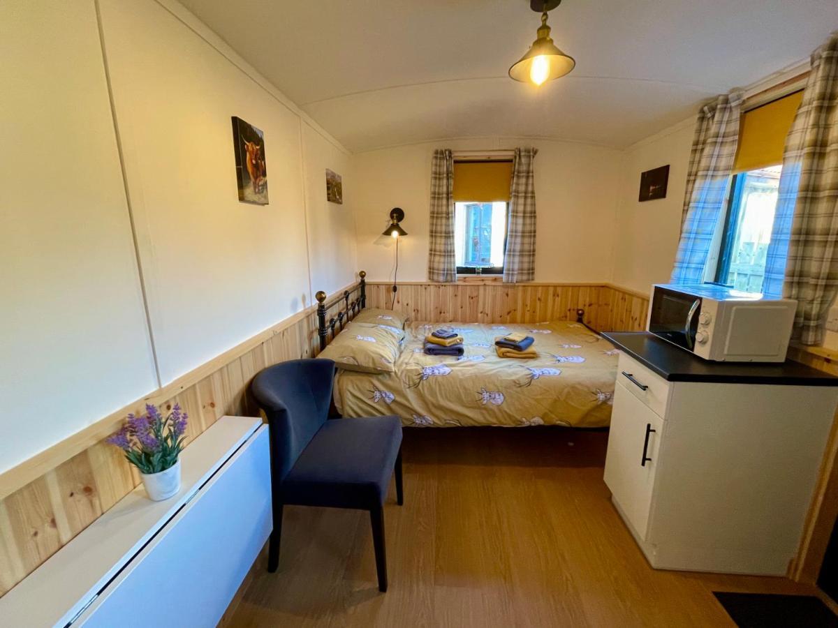 Per Ardua Shepherds Hut Fort William Bagian luar foto