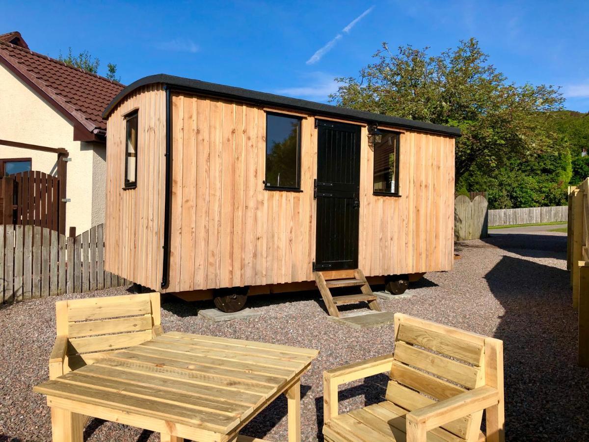Per Ardua Shepherds Hut Fort William Bagian luar foto